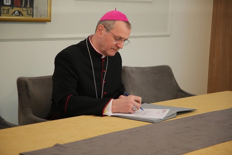 Apel Przewodniczącego Konferencji Episkopatu Polski abp. Tadeusza Wojdy SAC do wiernych Kościoła katolickiego w Polsce w związku z trzęsieniem ziemi w Wenezueli