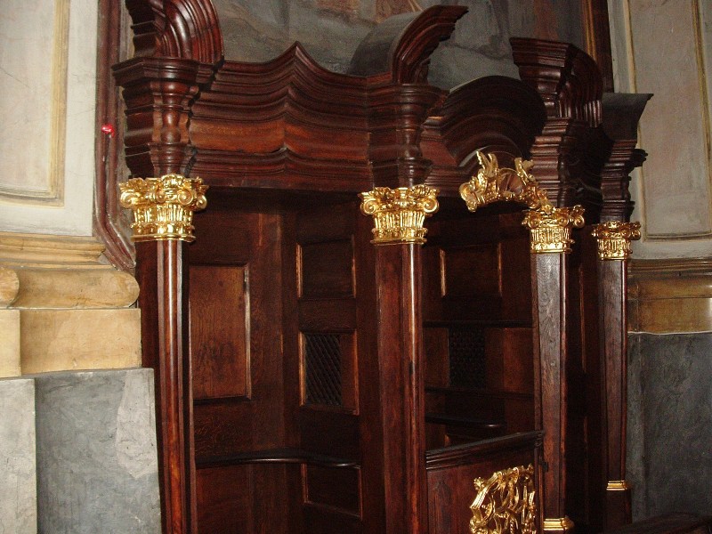 Konfesjonał w kaplicy św. Franciszka Borgiasza